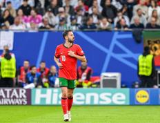 乐鱼体育app-C罗在上海的比赛中伤退