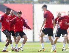 乐鱼-国际足球比赛高潮迭起，看点十足