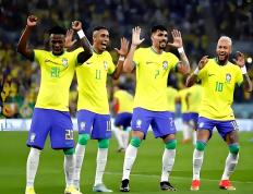 乐鱼-巴西国家队击败对手，取得胜利