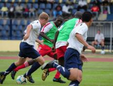 乐鱼 vip 注册-恩菲尔德防线协作提升，力求限制攻击