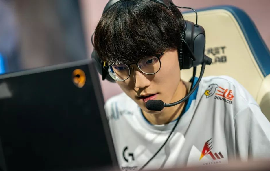 乐鱼-GEN绝杀JDG，BDD完成史诗逆转八强赛3:2（巴黎）