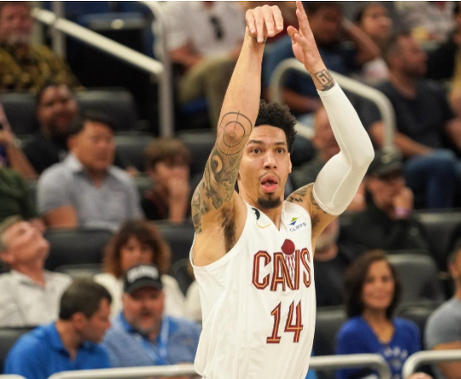 乐鱼体育-关于南韩男篮逆转鹈鹕,丹尼·格林打破历史纪录的信息