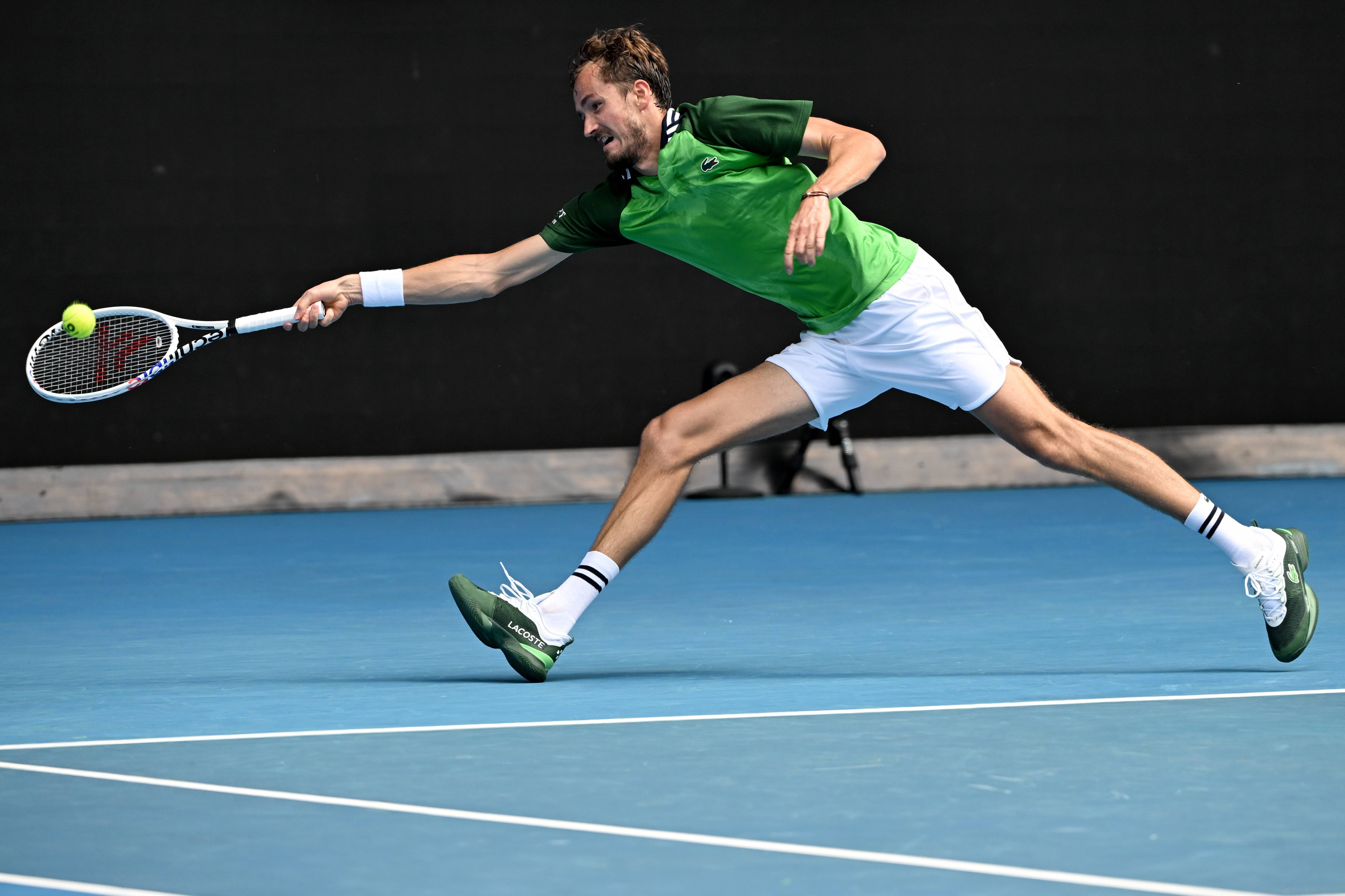 乐鱼app-包含日本网球队鏖战意大利网球队,梅德韦杰夫高光表现的词条